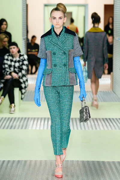 Look 9